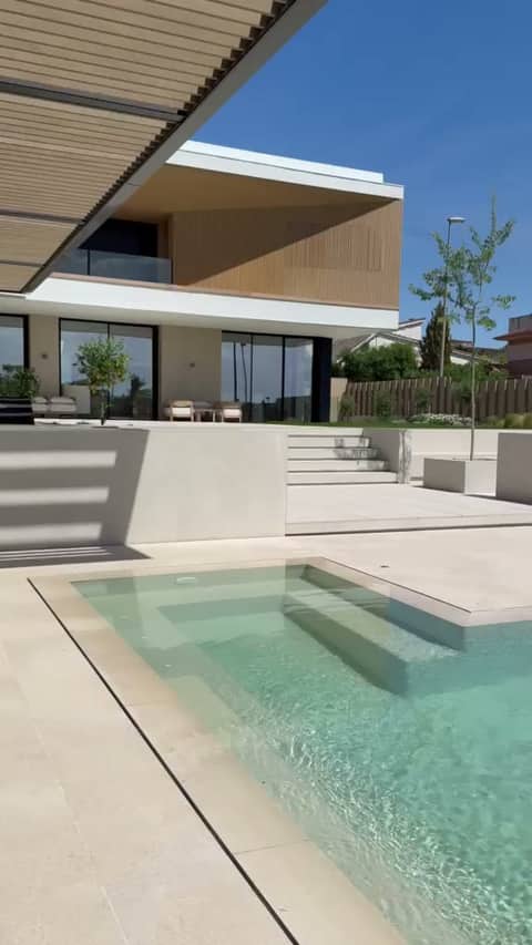Vídeo de una piscina construida por Piscinarte (1)